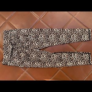 EUC Zyia Leopard Brilliant Scrunchy High-Rise:8-10
